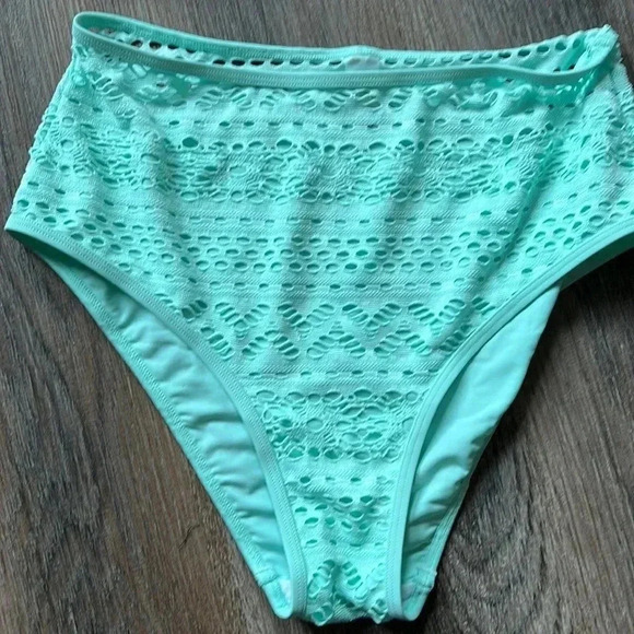 (19)NWOT  swimsuit - Picture 3 of 4